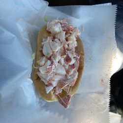 The Zack Shack - Good lobster roll!