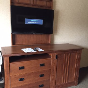 The Ridge Hotel - No cable this morning - Venues & Event Spaces Near Me - Lake Geneva, Wisconsin