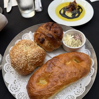 Doris Metropolitan - Complimentary bread service - New American Near Me - New Orleans, Louisiana