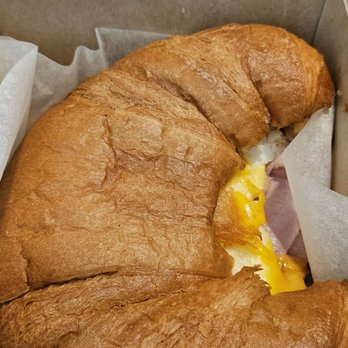 Muse - Deluxe Croissant - Cafes Near Me - Orlando, Florida Muse - Deluxe Croissant - Cafes Near Me - Orlando, Florida