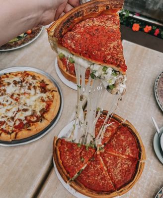Chicago's Pizza by null