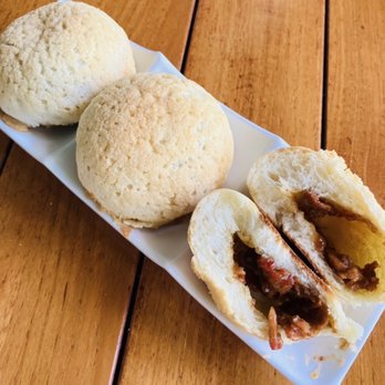 Tim Ho Wan - Baked barbecue pork buns, yummy! - Dim Sum Near Me - Honolulu, Hawaii Tim Ho Wan - Baked barbecue pork buns, yummy! - Dim Sum Near Me - Honolulu, Hawaii