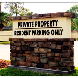 Coles Crossing Park - ... so friendly and neighborly!!!  Update! Now they have the parking area gated and fenced! How awesomely neighborly is that?!