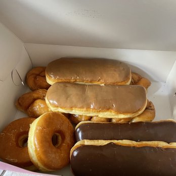 Richard's Donuts & Pastries - Maple bar, chocolate bar, twisted cinnamon and glazed donuts - Donuts Near Me - Bend, Oregon