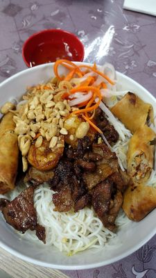 Cafe & pho Hoang by null