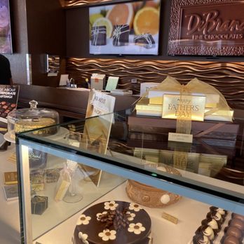 DeBrand Fine Chocolates - Display - Chocolatiers & Shops Near Me - Indianapolis, Indiana