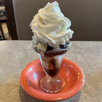 Harry's Restaurant - Sundae - Diners Near Me - Westborough, Massachusetts