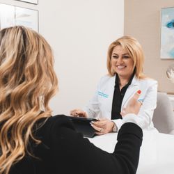 Spinatomy Spine & Disc Centers - Consultation Room