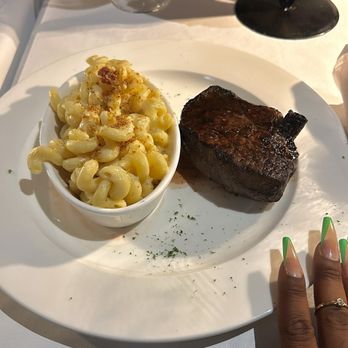 Epic Chophouse - 10 oz sirloin with mac and cheese - Seafood Near Me - Greensboro, North Carolina