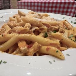 Beniamino's Cucina - Chicken with ziti and vodka sauce