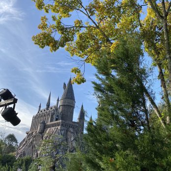 Universal Studios Florida - Hogwarts - Amusement Parks Near Me - Orlando, Florida