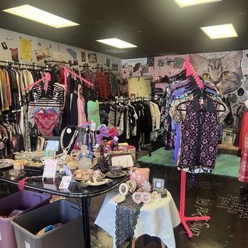 Bad Taste Clothing - Used, Vintage & Consignment Near Me - Mesa, Arizona Bad Taste Clothing - Used, Vintage & Consignment Near Me - Mesa, Arizona