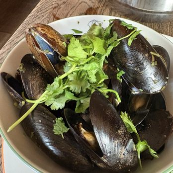 Flex Mussels - Red wine, butter mussels - Seafood Near Me - New York, New York