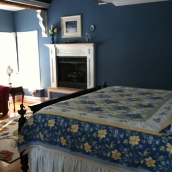 Maple Shade Bed & Breakfast - The blue room - Bed & Breakfast Near Me - Stillwater, New York