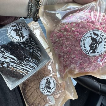 Cowboy Conchas - The gang! Cookies and cream, Strawberry Crunch, Abuelita, and De La Rosa hiding in the back! - Bakeries Near Me - Arlington, Texas