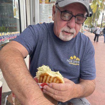 Arepas & Sand Wish - Munching - Venezuelan Near Me - Miami Beach, Florida