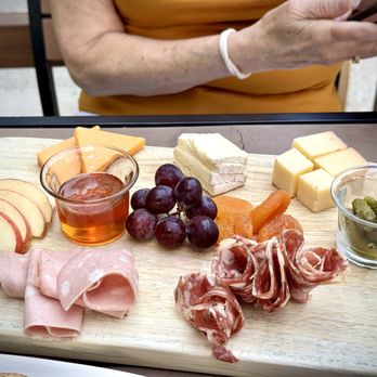 Verre Wine Bar - He might have won, if he had just called it a "meat and cheese tray." - Wine Bars Near Me - Arlington, Virginia