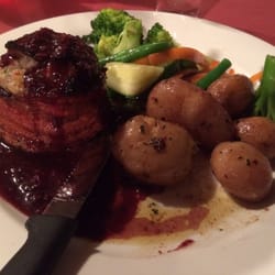 Les Chefs - Filet with au jus wine sauce. Good steak, but delicious sauce and veggies too!