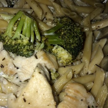 Rosalina's Kitchen - Chicken, broccoli, penne with Alfredo sauce - Italian Near Me - Worcester, Massachusetts
