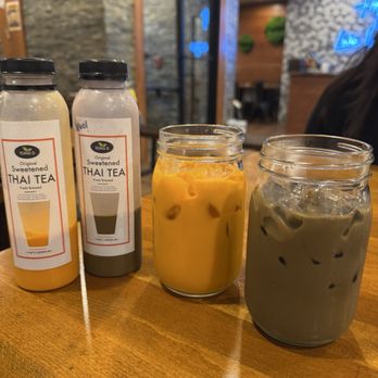 Mahaheng - ube thai tea and regular thai tea - Hot Pot Near Me - Providence, Rhode Island