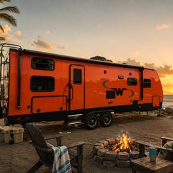 Tropical RV Adventures - Phanta outside