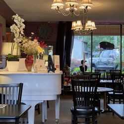Piano  diner decor