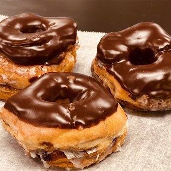 the treat shop donuts