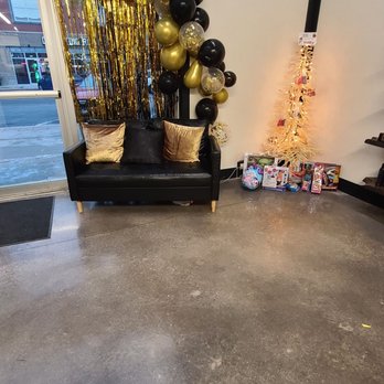 Rouge Style - Lobby seating - Hair Salons Near Me - West Des Moines, Iowa Rouge Style - Lobby seating - Hair Salons Near Me - West Des Moines, Iowa