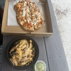 The Bel Bagels & Deli - Buffalo chicken flatbread, bowl with chicken
