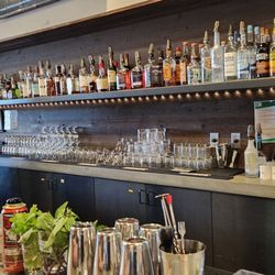 10 Barrel Brewing - East Side Bend - Bar