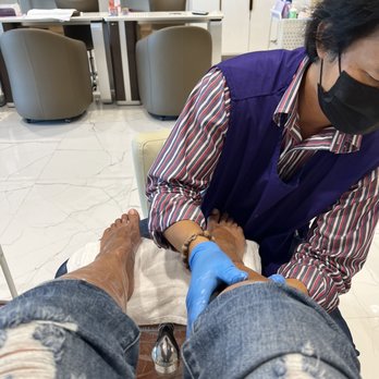 Amethyst Nail Lounge - Nail Salons Near Me - Roseville, California