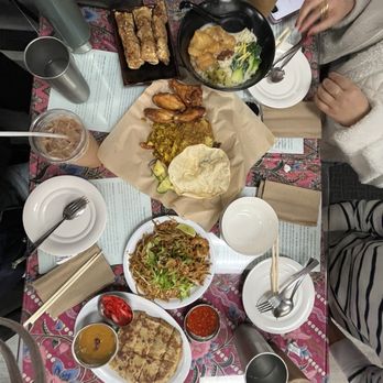 Curry Leaves Bistro - Penang LoBak, Fish Noodle Soup, Nasi Kandar, Mee Goreng (Seafood), Lamb Roti - Malaysian Near Me - Pleasanton, California