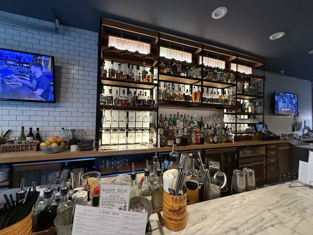 Muddy Waters Oyster Bar