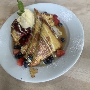 Green Eggs Cafe - Creme Brle French Toast - Breakfast & Brunch Near Me - Philadelphia, Pennsylvania Green Eggs Cafe - Creme Brle French Toast - Breakfast & Brunch Near Me - Philadelphia, Pennsylvania