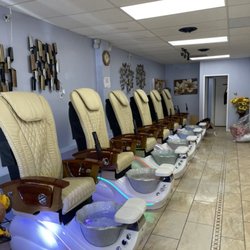 Queen's Nails - Please trust us, our services we are the best