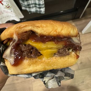 Stewart&Grub - Bbq burger. - Chicken Wings Near Me - Downey, California