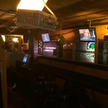 Trusty's Full-Serve Bar - Dive Bars Near Me - Washington, DC, District of Columbia