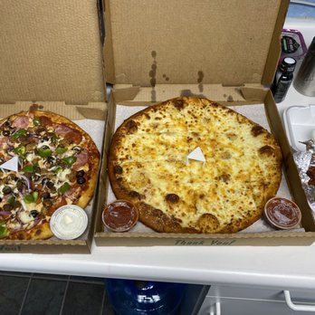 Rock Creek Pizza - Medium combo Pizza 6 Pieces Wings Italian Cheesy Bread - Pizza Near Me - Sandy, Utah