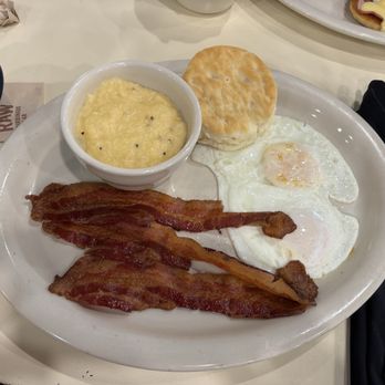 The Toasted Yolk Cafe - Breakfast & Brunch Near Me - Fleming Island, Florida
