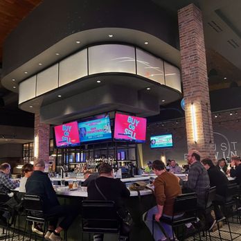 Crust Brewing - Breweries Near Me - Rosemont, Illinois