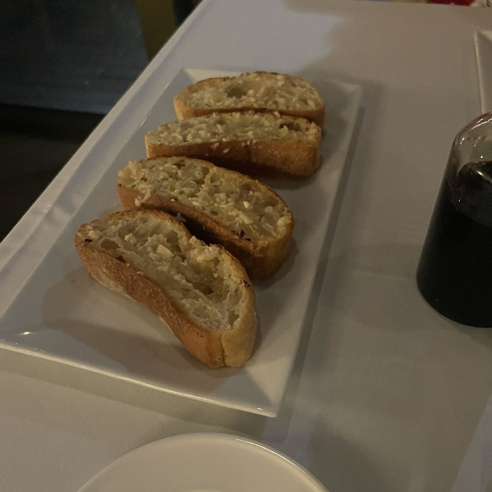 Chef’s Roma Kitchen - Bread with Garlic - Italian Near Me - Henderson, Nevada Chef’s Roma Kitchen - Bread with Garlic - Italian Near Me - Henderson, Nevada