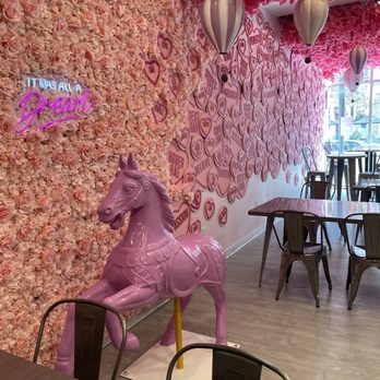 Bober Tea - Inside decor - Donuts Near Me - Carmel, Indiana