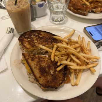 Briarpatch Restaurant - Tuna melt - American Near Me - Winter Park, Florida