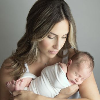 Captured To Remember - Mother and baby - Session Photography Near Me Captured To Remember - Mother and baby - Session Photography Near Me