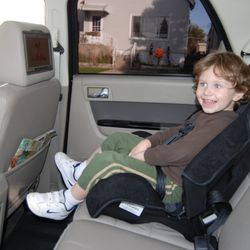 Going Green Limousine - Kid friendly car service by offering car service with car seats.