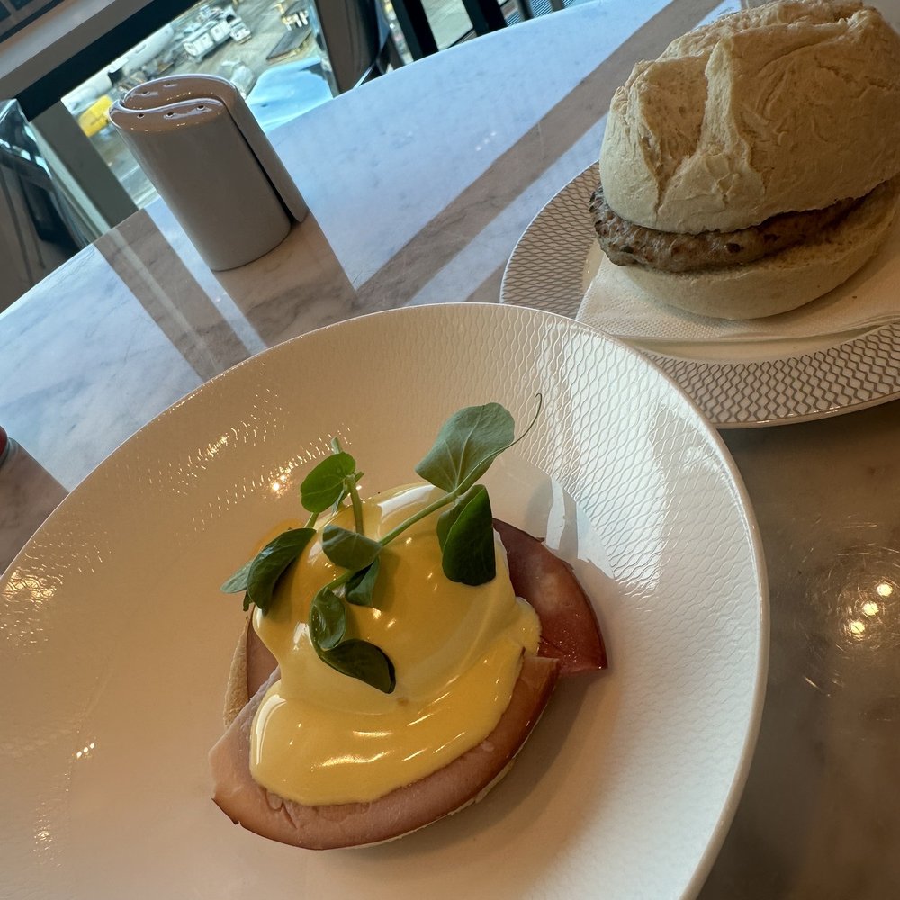 BA Lounge Gatwick - Eggs Benedict and sausage roll - Lounges Near Me - Horley, SRY BA Lounge Gatwick - Eggs Benedict and sausage roll - Lounges Near Me - Horley, SRY