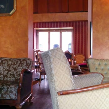 Wohnzimmer - Einrichtungssünden, so weit das Auge reicht. Wunderbar. - Cocktail Bars Near Me - Dresden, SN