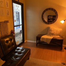 Aesthetics By Teo - Cute cozy lounge area!!