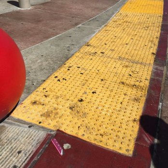 Target - Disgusting entryway - Department Stores Near Me - San Pedro, California