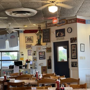 Mama's Daughters' Diner - The entrance door - Soul Food Near Me - Dallas, Texas